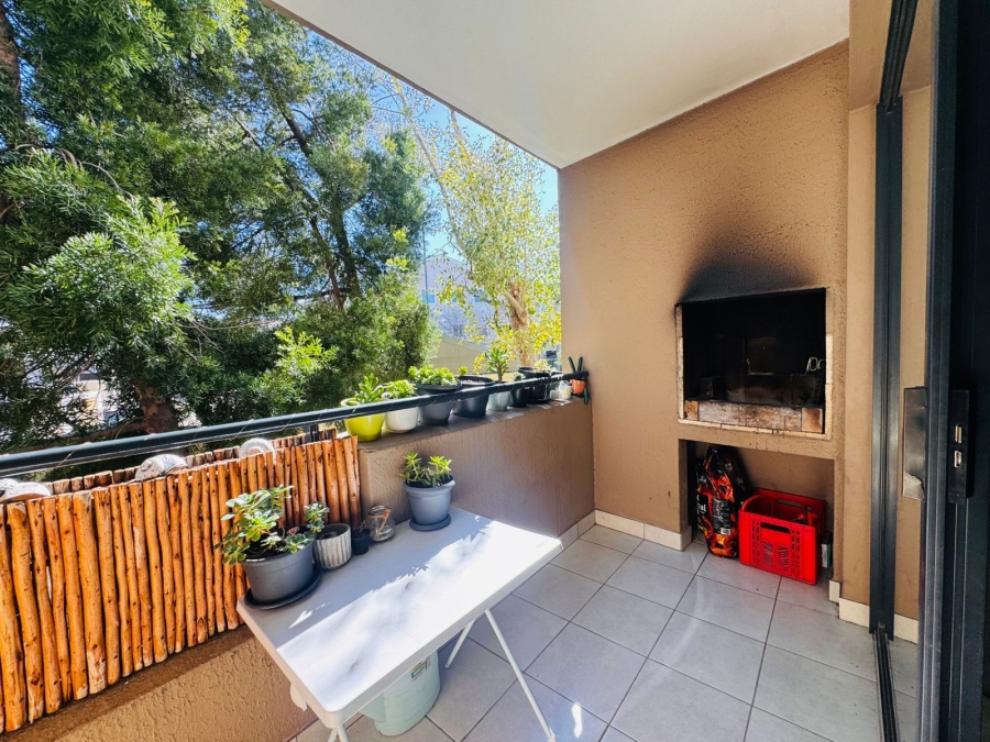 2 Bedroom Property for Sale in Somerset West Mall Triangle Western Cape